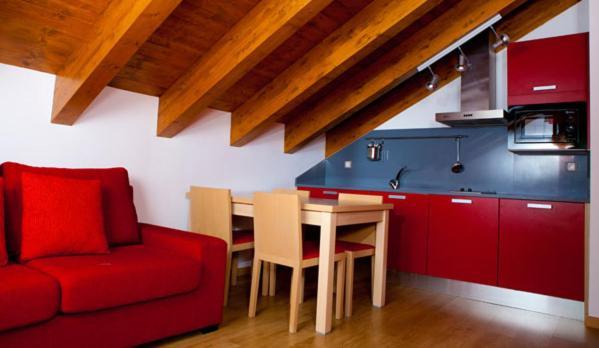 Apartahotel Castejón de Sos Oda fotoğraf
